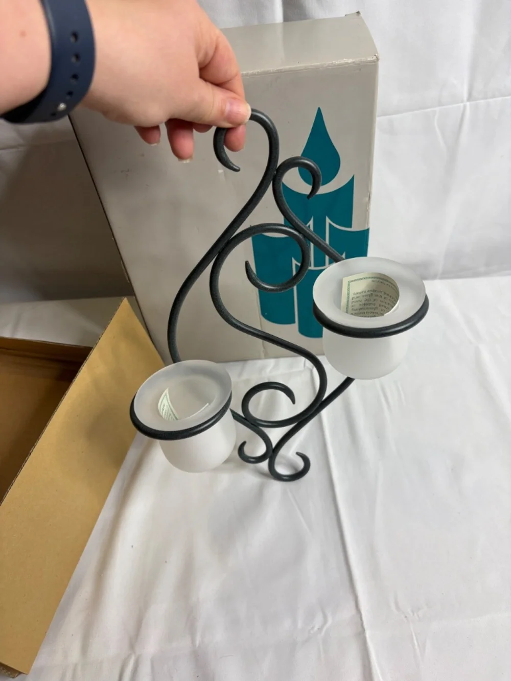 Partylite P0121 Wrought Iron and Frosted Glass Scroll Sconce NEW in Original Box - Picture 3 of 9